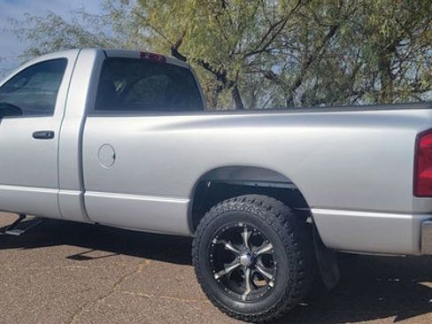 Used 2007 Dodge Ram 1500 Truck ST image 9