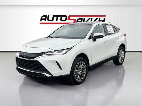 Used 2024 Toyota Venza Limited image 3