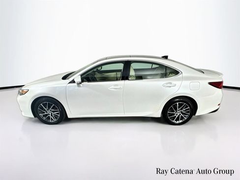 Used 2017 Lexus ES 350 w/ Luxury Package FWD image 4