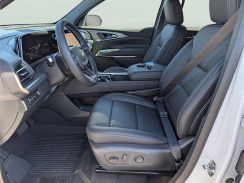 New 2026 Chevrolet Traverse LT w/ Sun and Wheel Package FWD image 48