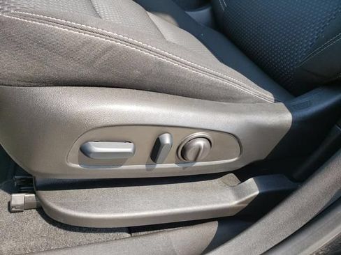 Used 2022 GMC Terrain SLE w/ Driver Convenience Package FWD image 24