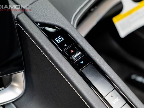 Used 2024 Chevrolet Corvette Stingray Coupe w/ Z51 Performance Package image 89