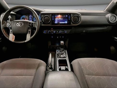 Used 2019 Toyota Tacoma TRD Off-Road AWD/4WD image 8