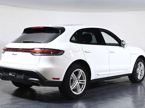 Certified 2022 Porsche Macan AWD/4WD image 7