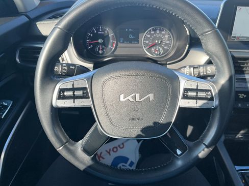 Used 2022 Kia Telluride LX image 31
