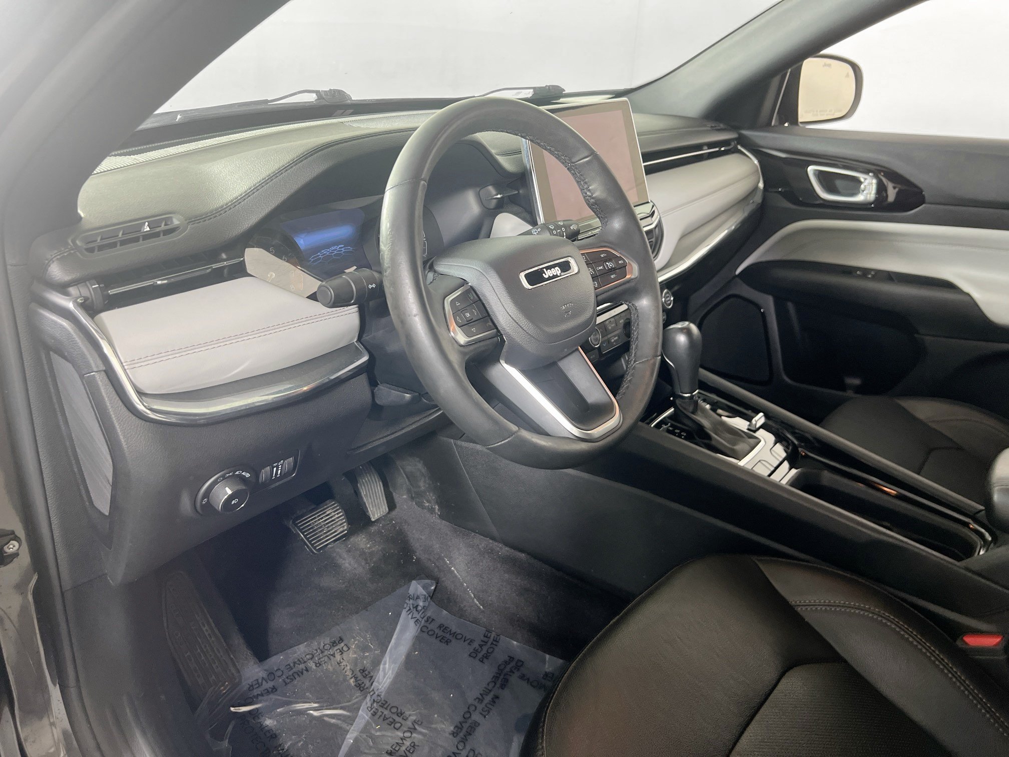 Used 2023 Jeep Compass Limited AWD/4WD image 9