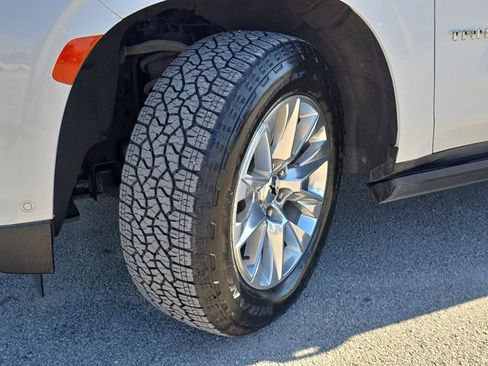 Used 2023 Chevrolet Tahoe Premier w/ Advanced Technology Package image 34
