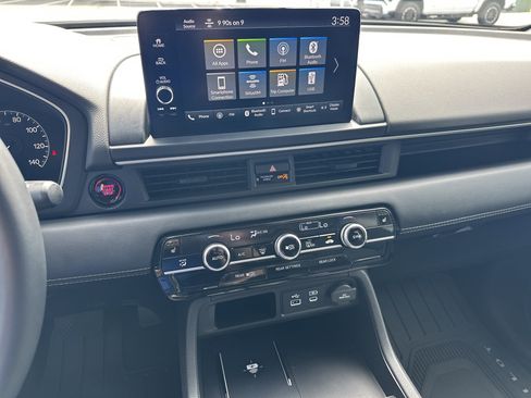 Used 2025 Honda Pilot EX-L image 23