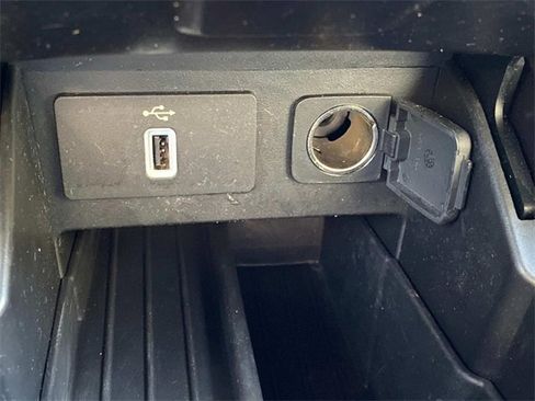 Used 2017 Ford Explorer Limited image 28