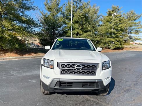 Used 2024 Nissan Frontier SV w/ SV Convenience Package image 7