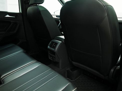 Used 2024 Volkswagen Tiguan SE R-Line image 29