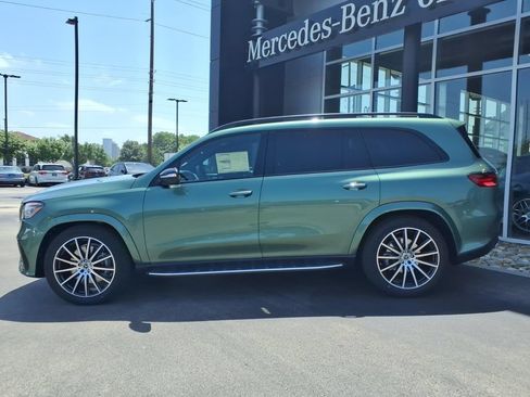 New 2026 Mercedes-Benz GLS 580 4MATIC image 3