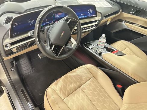 New 2026 Cadillac Lyriq V AWD/4WD image 10