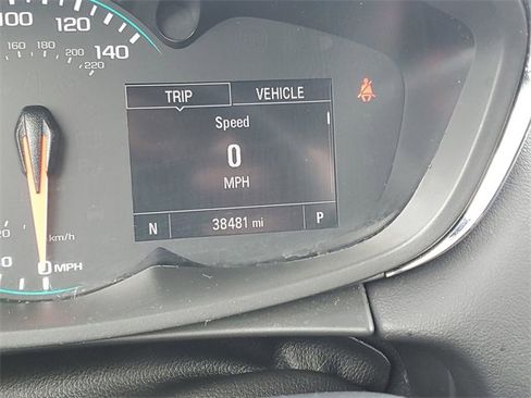 Certified 2022 Chevrolet Trax LT w/ LT Convenience Package image 12