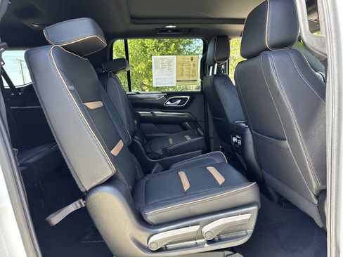 Used 2023 GMC Yukon XL AT4 w/ AT4 Premium Package AWD/4WD image 27