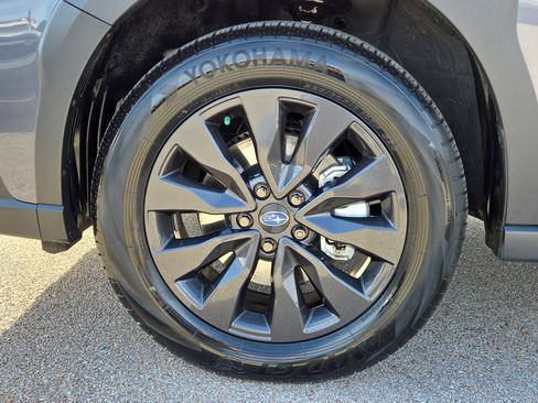 Certified 2025 Subaru Outback Onyx Edition image 9