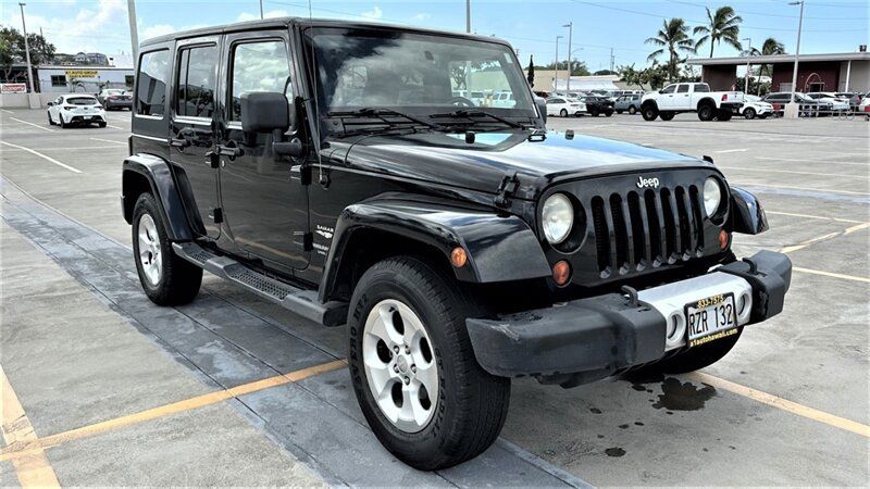 Used 2013 Jeep Wrangler Unlimited Sahara AWD/4WD image 6