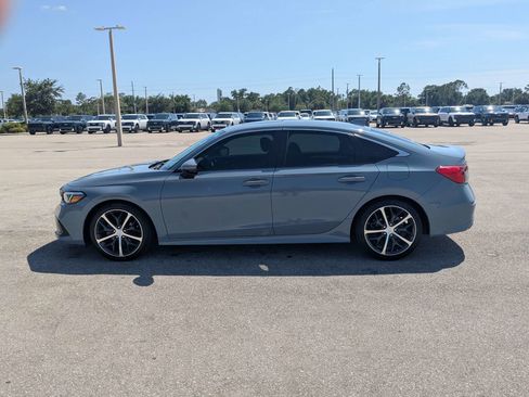 Used 2022 Honda Civic Touring image 9