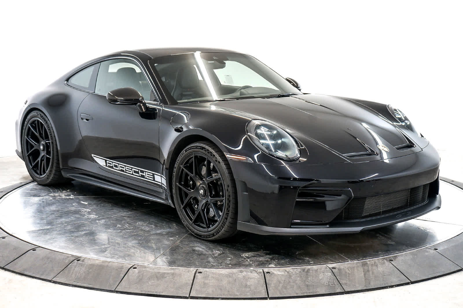 Certified 2025 Porsche 911 GT3 RWD image 7