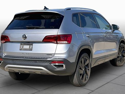Used 2024 Volkswagen Taos SE AWD/4WD image 13