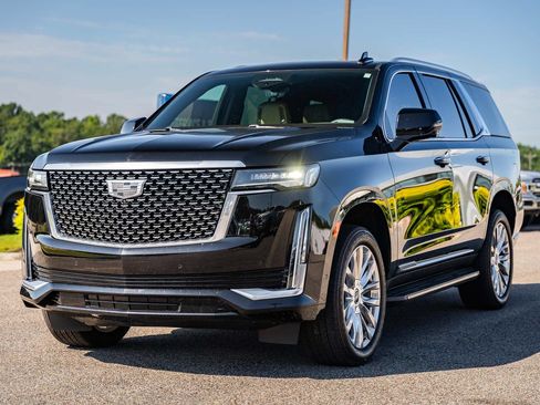 Used 2024 Cadillac Escalade Premium Luxury AWD/4WD image 3