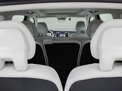 New 2025 Volvo XC90 B6 Plus w/ Protection Package Premier image 14