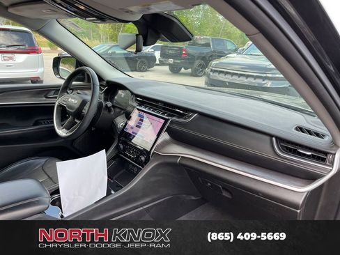 Used 2023 Jeep Grand Cherokee L Limited w/ Luxury Tech Group II image 11