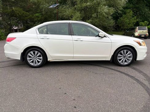 Used 2011 Honda Accord EX-L image 8