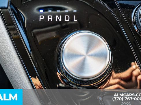 Used 2024 Chrysler Pacifica Touring-L image 45