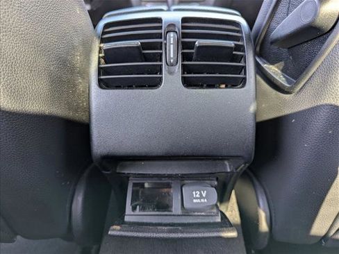 Used 2014 Mercedes-Benz C 250 Sedan image 17