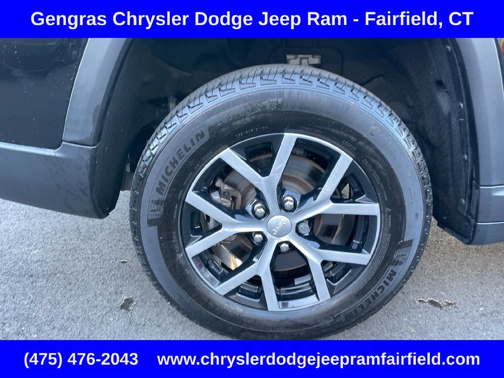 Used 2023 Jeep Grand Cherokee L Limited AWD/4WD image 10