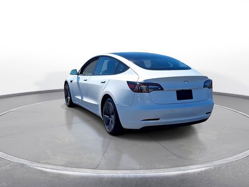 Used 2022 Tesla Model 3 RWD image 7