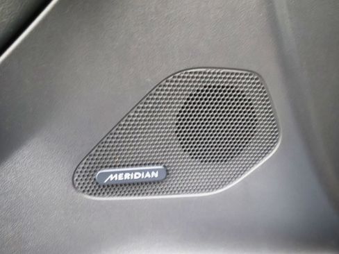 Used 2020 Jaguar F-PACE SVR image 30