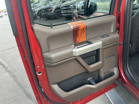 Used 2018 Ford F150 King Ranch w/ Equipment Group 601A Luxury AWD/4WD image 12