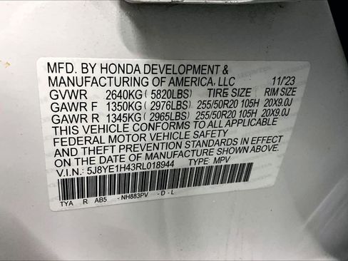 Used 2024 Acura MDX SH-AWD w/ Technology Package image 30