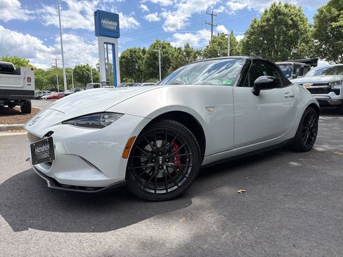 Used 2016 MAZDA MX-5 Miata Club w/ Brembo/BBS Package RWD image 5