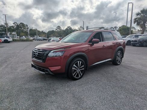 Used 2023 Nissan Pathfinder Platinum w/ Black Appearance Package image 7