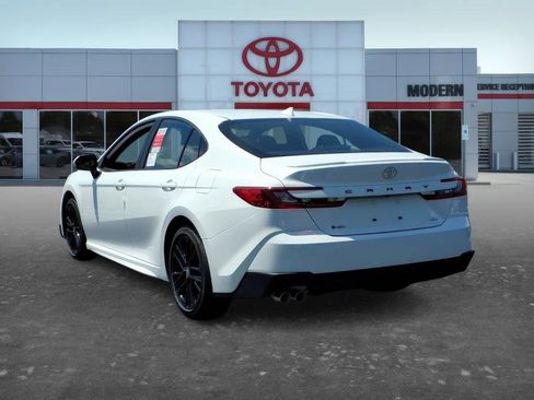 New 2026 Toyota Camry SE FWD image 4