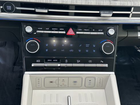 Used 2025 Hyundai Santa Fe Calligraphy FWD image 30
