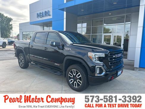 Used 2020 GMC Sierra 1500 AT4 w/ AT4 Premium Package image 1