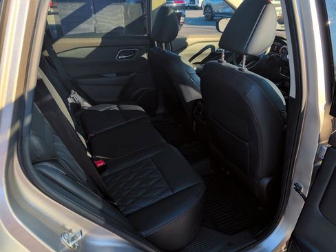 Used 2023 Nissan Rogue Platinum w/ Platinum Premium Package image 13