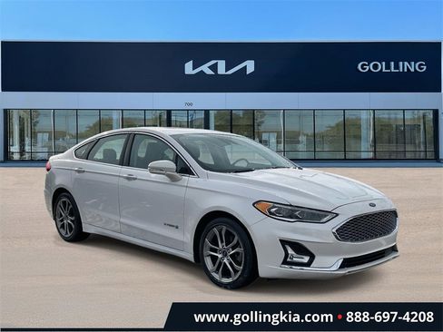 Used 2019 Ford Fusion Titanium image 1