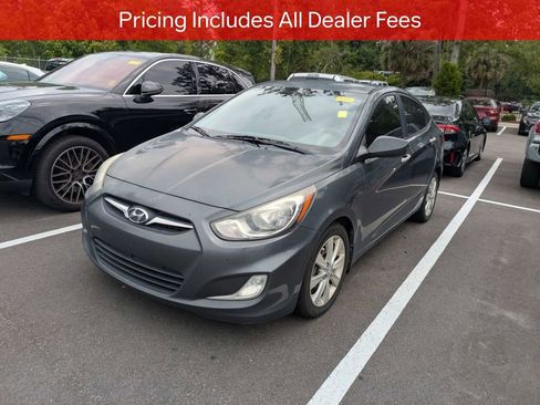 Used 2013 Hyundai Accent GLS w/ Premium Pkg FWD image 3