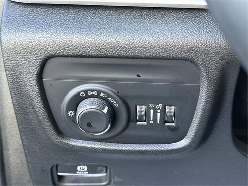 Certified 2024 Jeep Grand Cherokee Altitude image 25