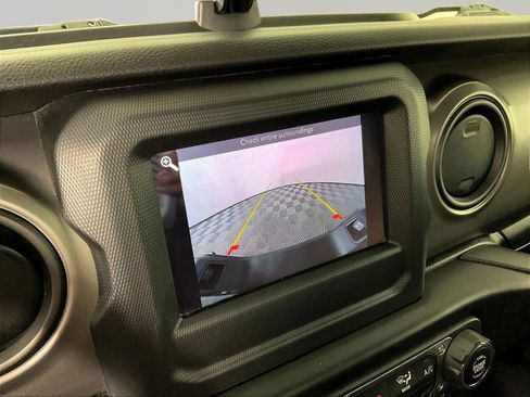 Used 2022 Jeep Gladiator Sport AWD/4WD image 15