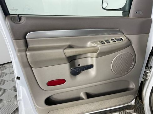 Used 2004 Dodge Ram 1500 Truck SLT w/ Sport Appearance Group AWD/4WD image 10