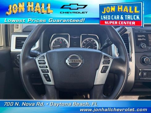 Used 2018 Nissan Titan SV image 21
