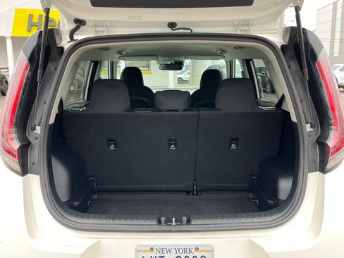 Used 2025 Kia Soul LX w/ LX Technology Package image 27