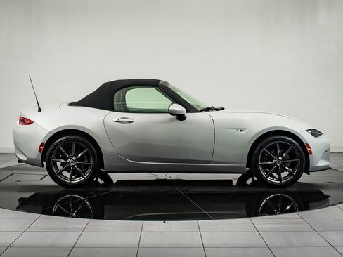 Used 2017 MAZDA MX-5 Miata Grand Touring image 12