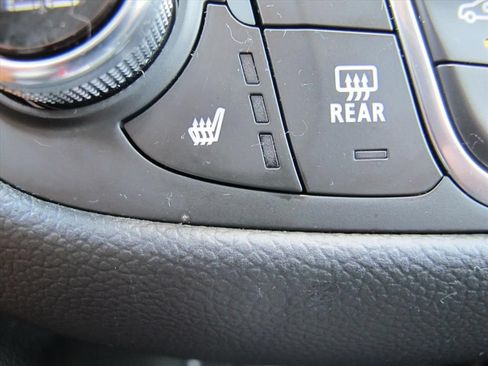 Used 2022 Chevrolet Equinox LT FWD image 14